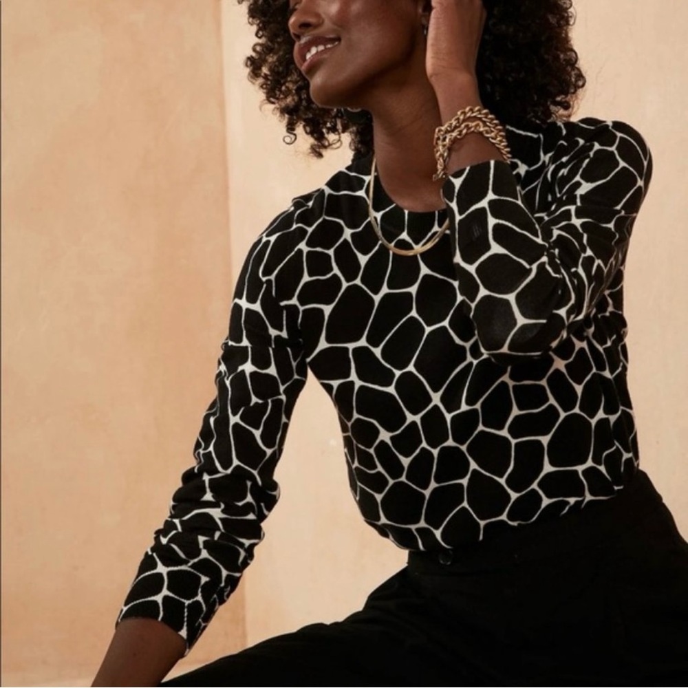 Banana Republic Petite Giraffe Print Sweater